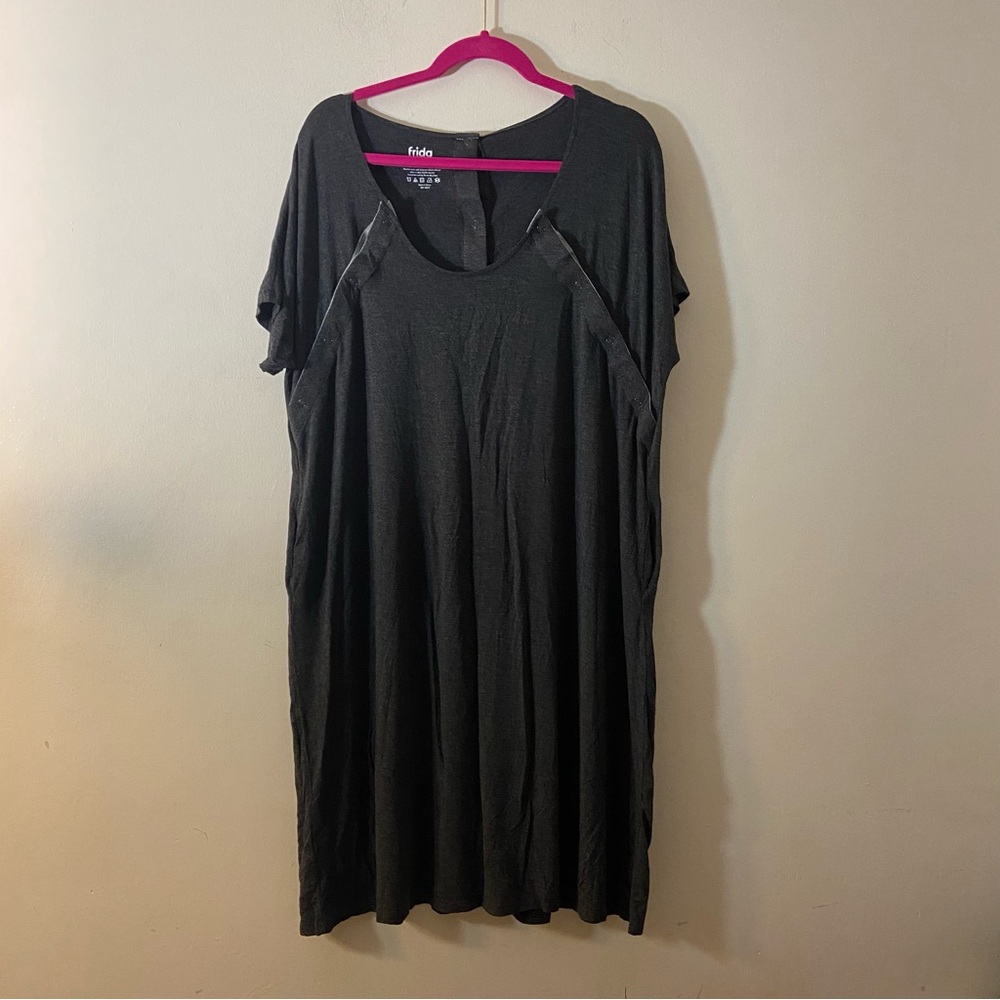 Frida Mom Delivery and Nursing Gown